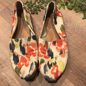 Toms Floral Classic Style size 10